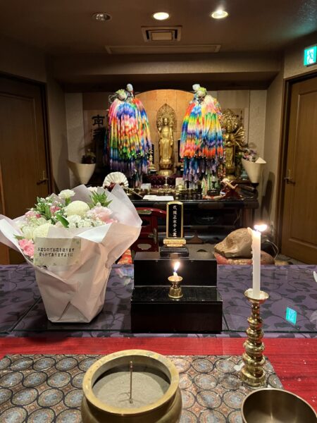 令和4年８月１５日（月）佐賀県の方よりお花とメッセージカードが届きました。